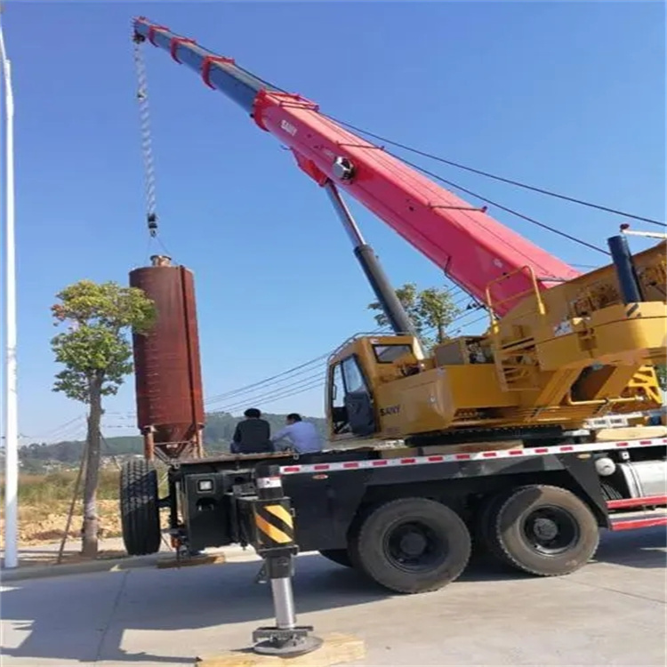 武夷山吊车租赁作业时的保养和维护