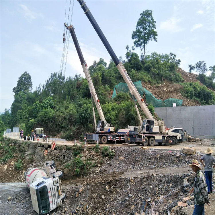 武夷山汽车掉沟里叫吊车救援要多少钱