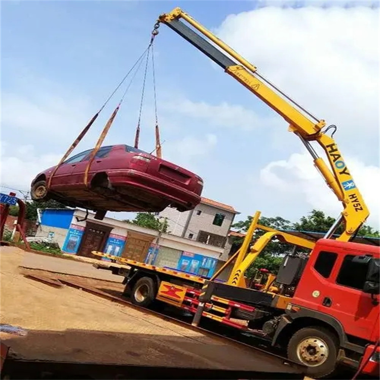 武夷山吊车吊汽车的正确方法